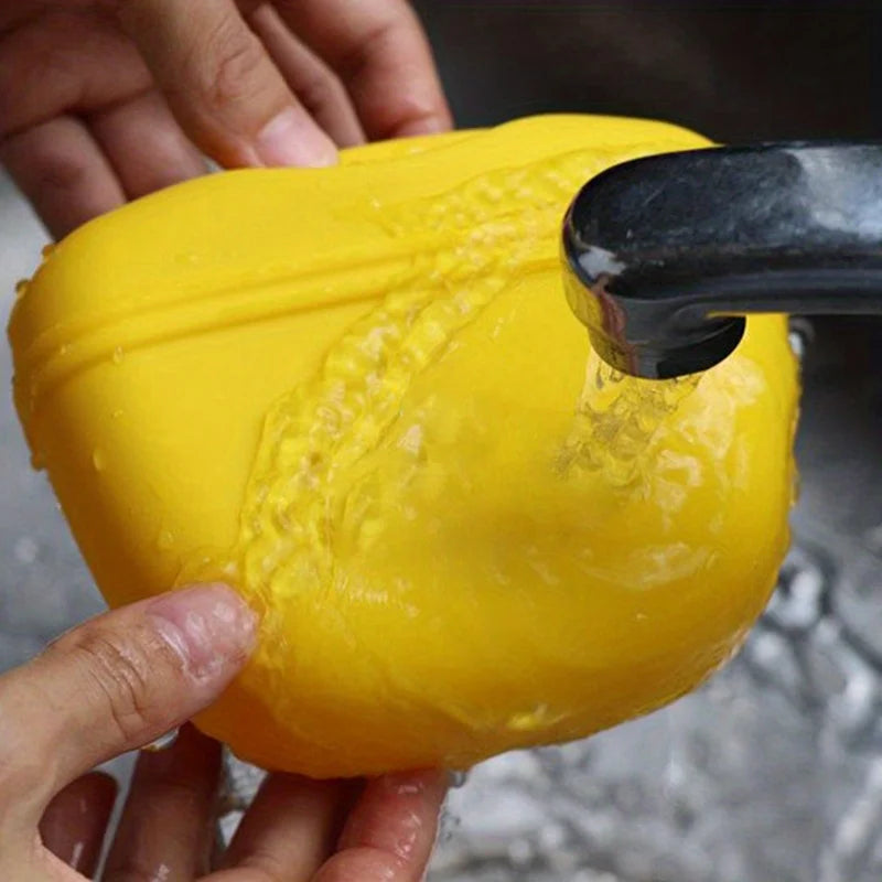 Silicone Dog Treat Bag Pet Portable Dog Training Waist Bag Waterproof Dog Snack Training Bag with Magnetic Clip Pet Outing